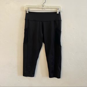 East Hong Black Cropped Athletic Leggings Small